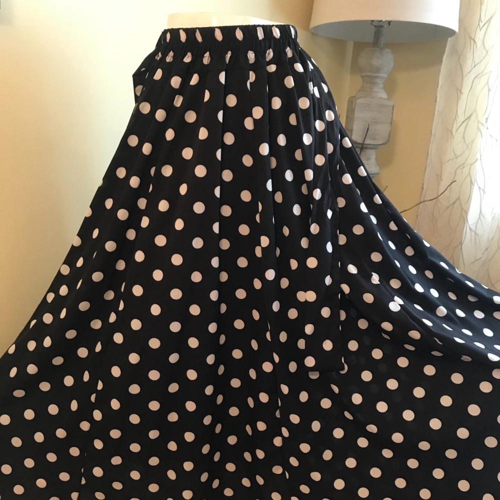 Polka dots skirt